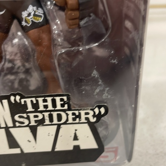 NIP 2010 Round 5 UFC Anderson “The Spider” Silva Ultimate Collector Figure - Picture 6 of 12